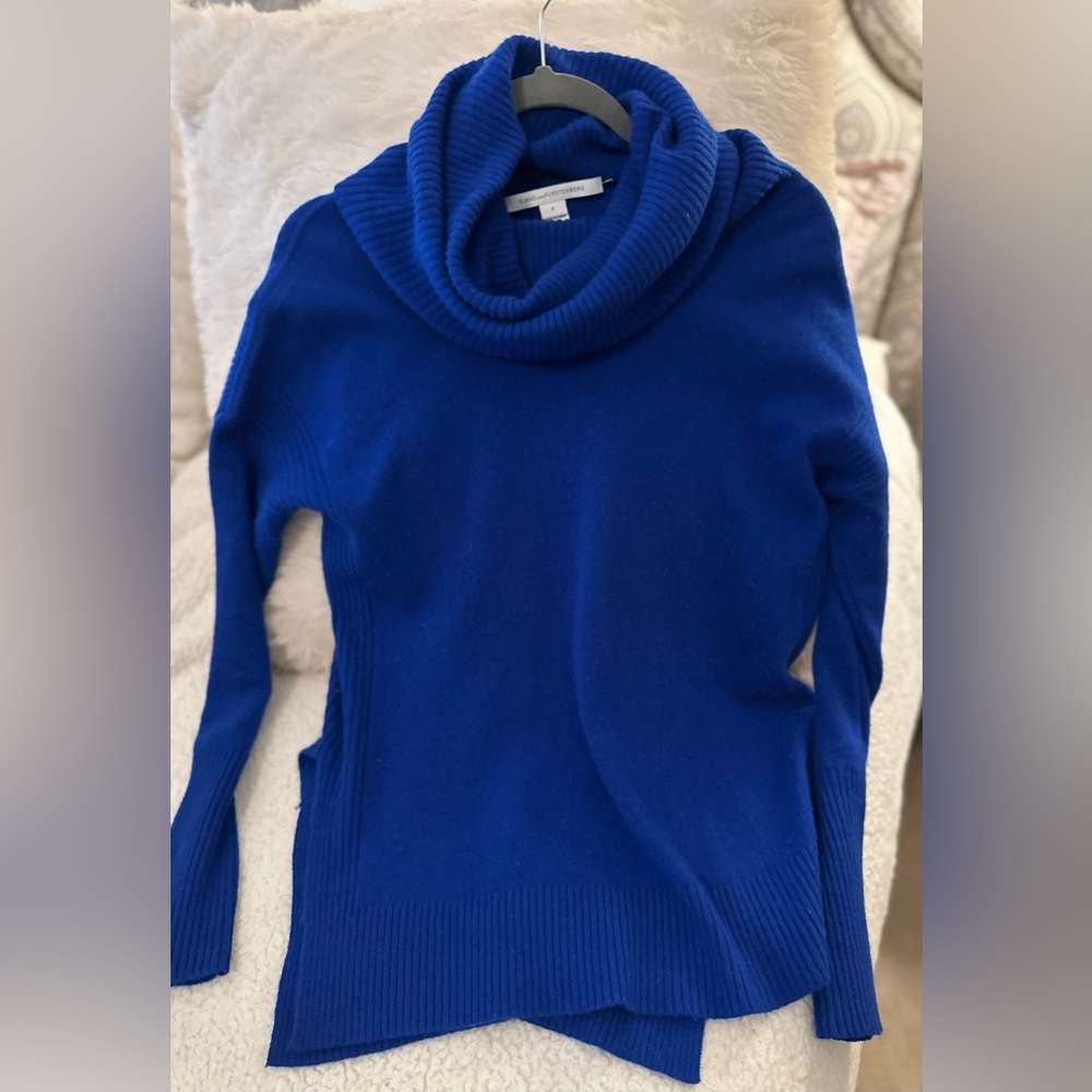 DIANE VON FURSTENBERG Royal Blue Cashmere Sweater size P